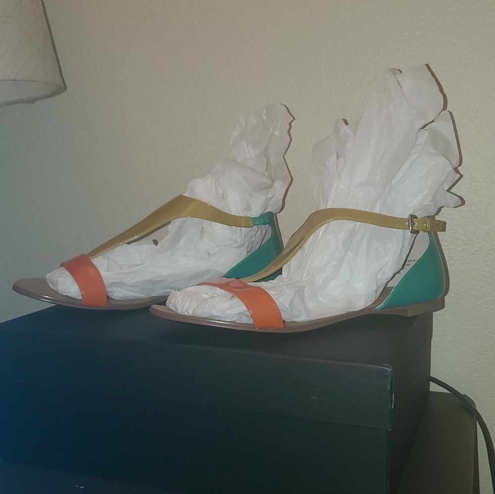 Piraya Color Block patent leather sandal